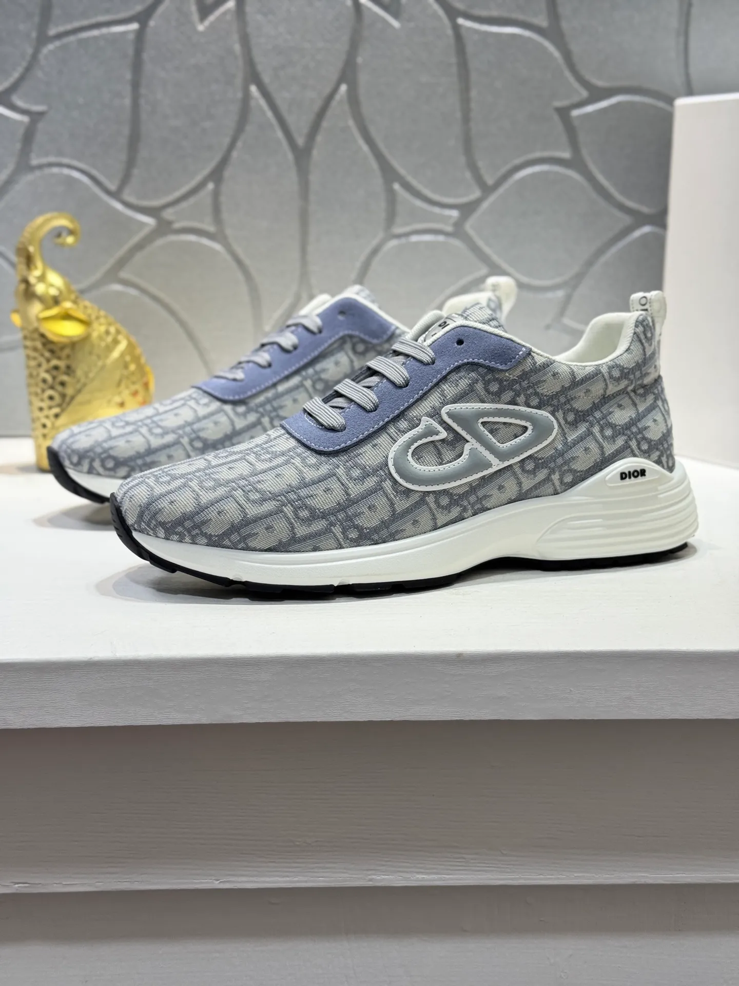 Men's shoes 💰420 [New style] 🏵️🏵️Original quality! Dior🔥Christan Dior (Dior) hot style [new style]⚠⚠️Top purchasing agent🔍🔍Men's HK counters are on sale simultaneously. Sole: The original sole is specially provided by the original factory. The exclusive movable molded sole is super comfortable. The original factory follows the order. 🔍🔍The high-quality multi-color splicing design is exquisite and unique, with canvas upper and mesh lining💪Details determine the quality. We only make shoes with care. You can go in and out of the counter at will. Welcome to compare🇮🇹Size: 38-44 (45 customized)